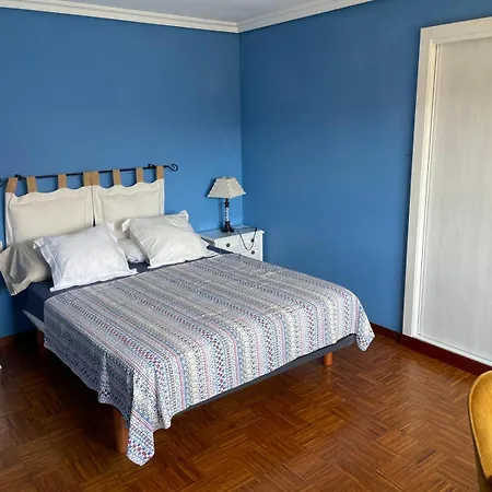Casa chalet con jardín, a 5 min de Playa América Nigrán