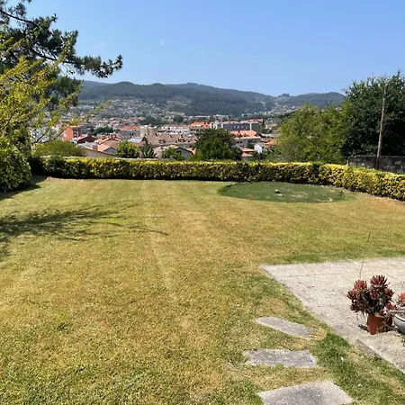 Hébergement de vacances Casa chalet con jardín, a 5 min de Playa América Nigrán