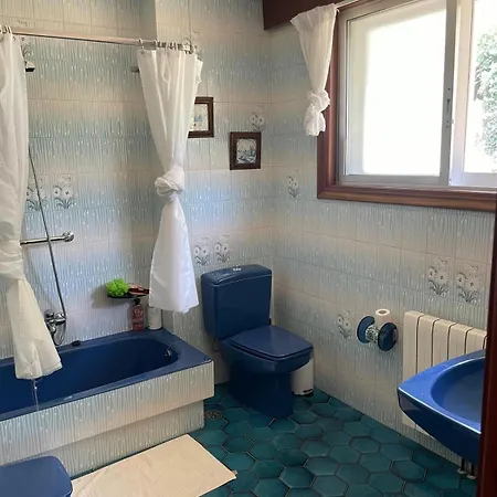 Casa chalet con jardín, a 5 min de Playa América